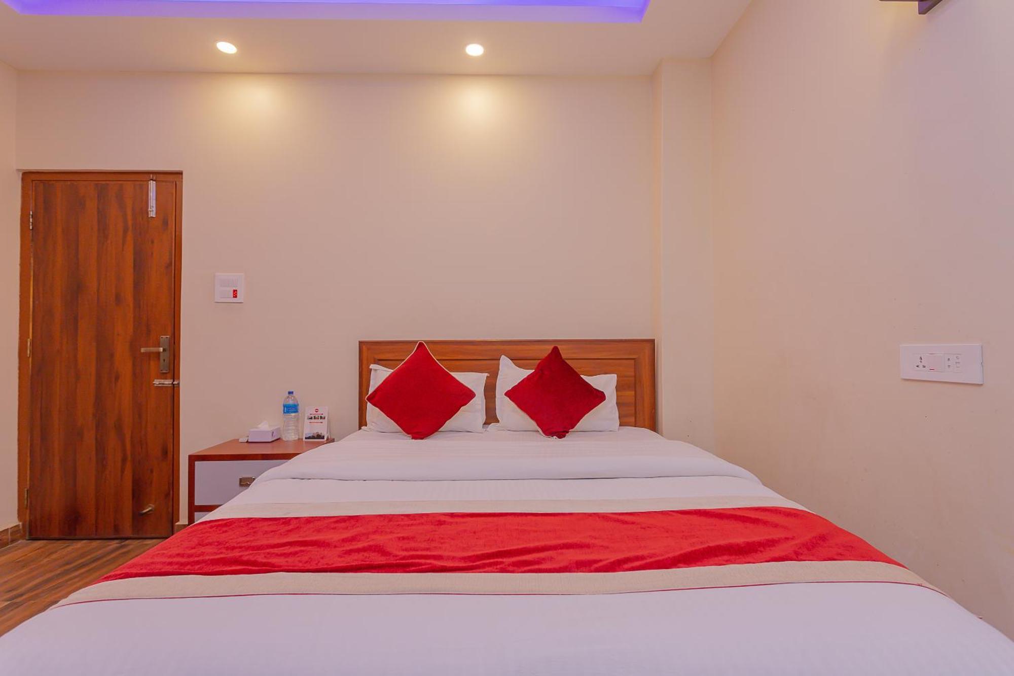 Oyo 799 Hotel Tik Tok Pvt Ltd. Kathmandu Luaran gambar