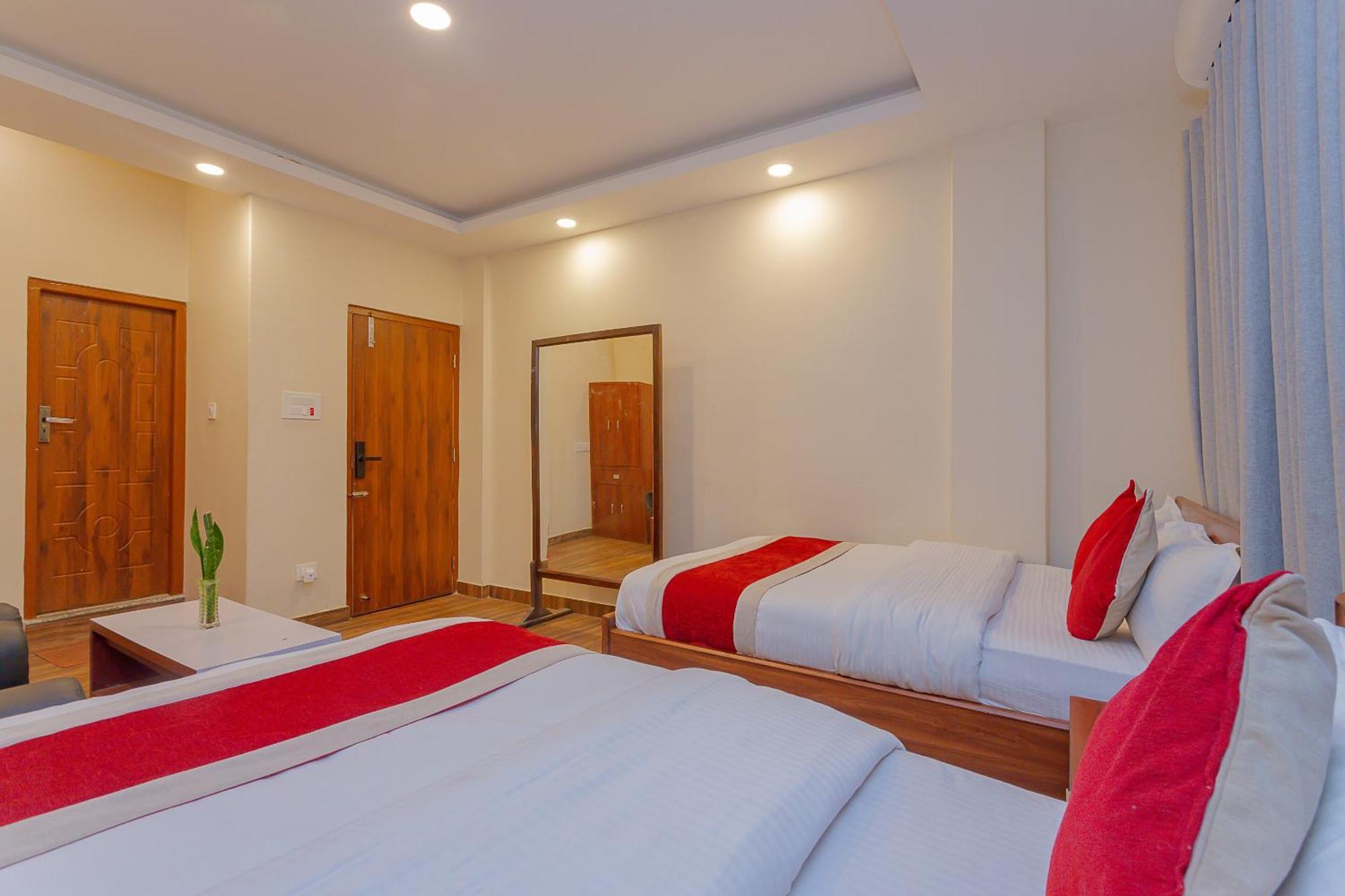 Oyo 799 Hotel Tik Tok Pvt Ltd. Kathmandu Luaran gambar