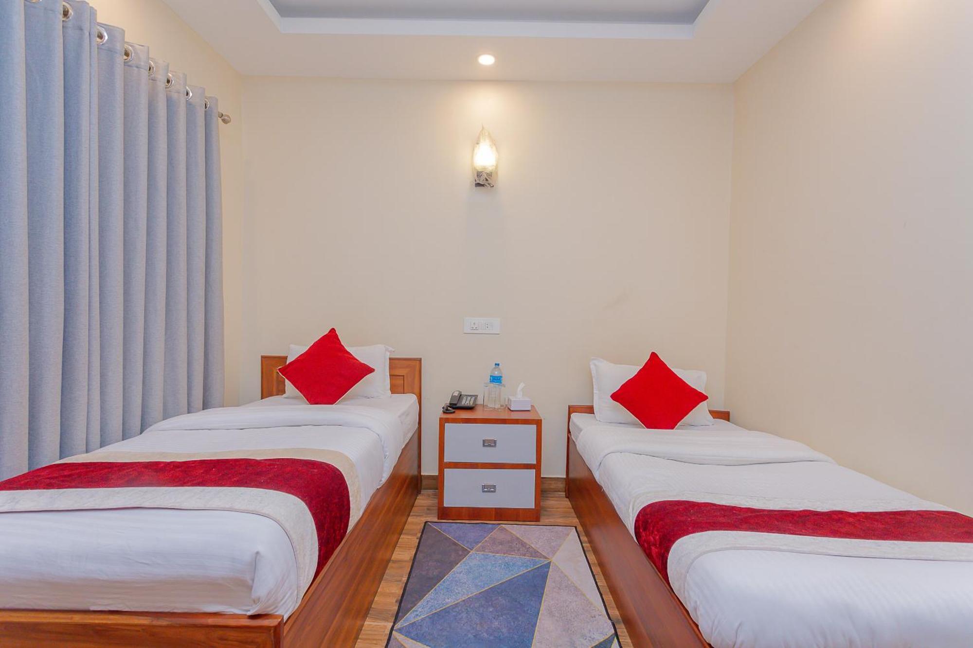 Oyo 799 Hotel Tik Tok Pvt Ltd. Kathmandu Luaran gambar